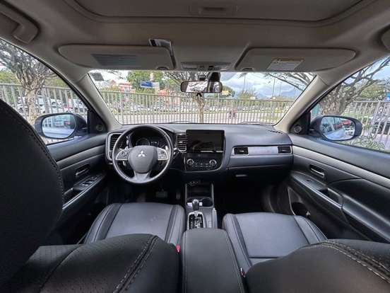 MITSUBISHI-OUTLANDER-3.0 GT 4X4 V6 24V GASOLINA 4P AUTOMÁTICO MITSUBISHI-OUTLANDER-2013