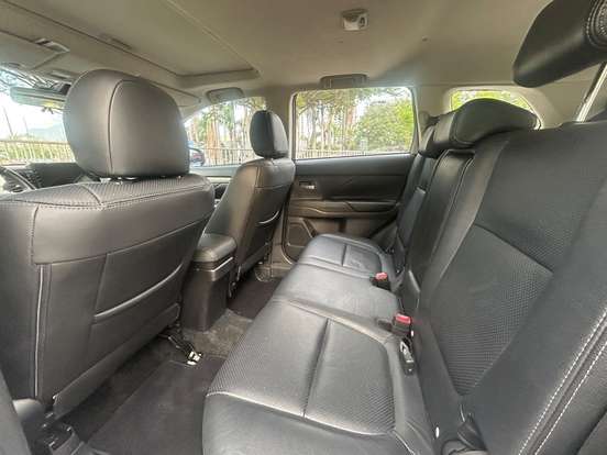 MITSUBISHI-OUTLANDER-3.0 GT 4X4 V6 24V GASOLINA 4P AUTOMÁTICO MITSUBISHI-OUTLANDER-2013