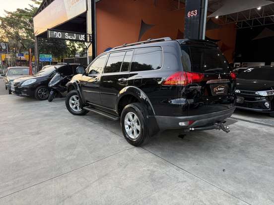 MITSUBISHI-PAJERO DAKAR-2011