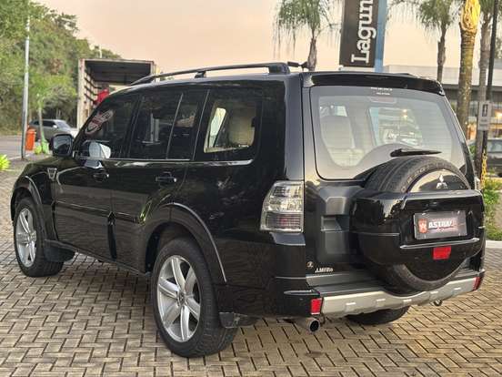 MITSUBISHI-PAJERO FULL-2014