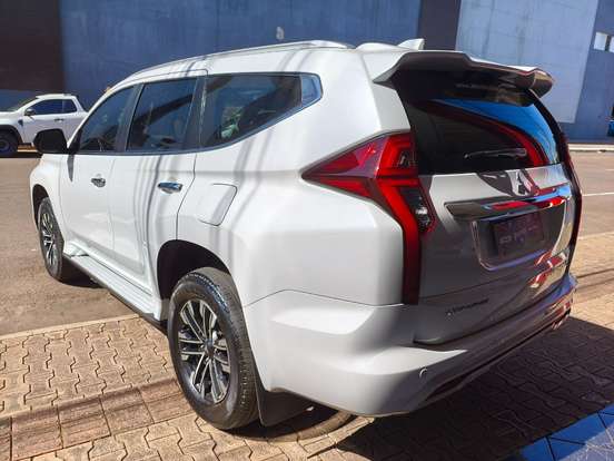 MITSUBISHI-PAJERO SPORT-2.4 16V MIVEC TURBO DIESEL HPE-S AWD AUTOMÁTICO MITSUBISHI-PAJERO SPORT-2022