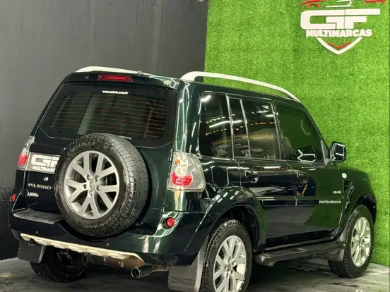 MITSUBISHI-PAJERO TR4-2.0 4X4 16V 140CV FLEX 4P AUTOMÁTICO MITSUBISHI-PAJERO TR4-2013