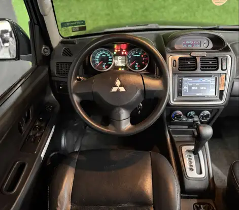 MITSUBISHI-PAJERO TR4-2013
