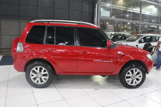 MITSUBISHI-PAJERO TR4-2011