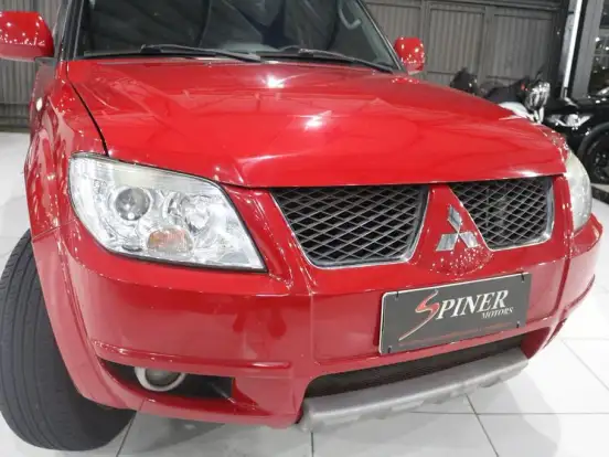MITSUBISHI-PAJERO TR4-2.0 4X4 16V 140CV FLEX 4P AUTOMÁTICO MITSUBISHI-PAJERO TR4-2011