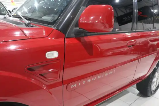MITSUBISHI-PAJERO TR4-2011
