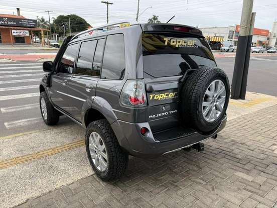MITSUBISHI-PAJERO TR4-2.0 4X4 16V 140CV FLEX 4P AUTOMÁTICO MITSUBISHI-PAJERO TR4-2011