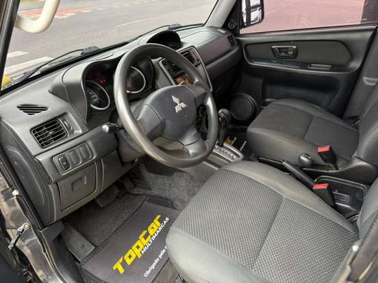MITSUBISHI-PAJERO TR4-2.0 4X4 16V 140CV FLEX 4P AUTOMÁTICO MITSUBISHI-PAJERO TR4-2011