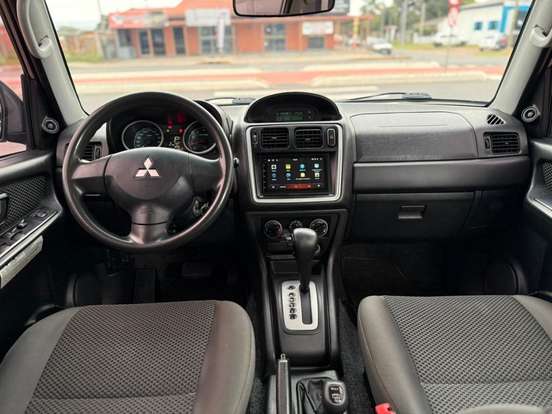 MITSUBISHI-PAJERO TR4-2.0 4X4 16V 140CV FLEX 4P AUTOMÁTICO MITSUBISHI-PAJERO TR4-2011