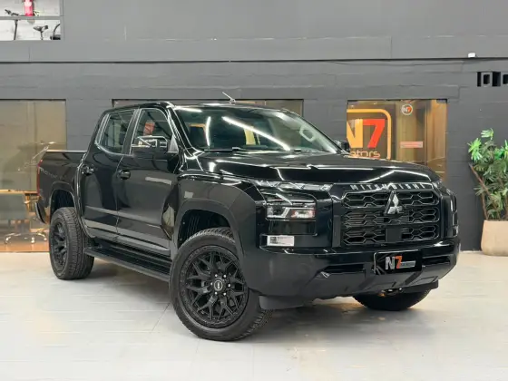 MITSUBISHI TRITON 2.4 BITURBO DIESEL CD HPE 4X4 AUTOMÁTICO
