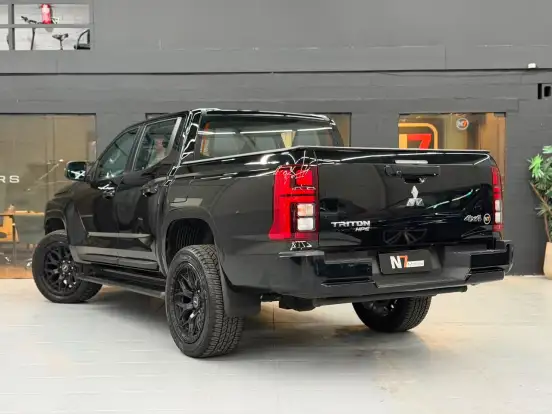 MITSUBISHI-TRITON-2025