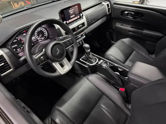 MITSUBISHI-TRITON-2.4 BITURBO DIESEL CD HPE 4X4 AUTOMÁTICO MITSUBISHI-TRITON-2025