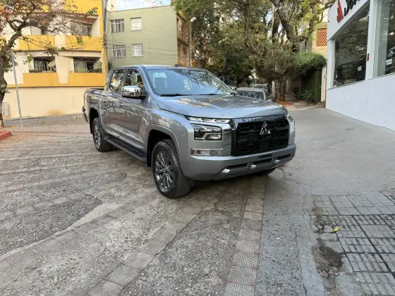 MITSUBISHI TRITON 2.4 BITURBO DIESEL CD HPE 4X4 AUTOMÁTICO