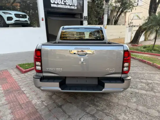 MITSUBISHI-TRITON-2026