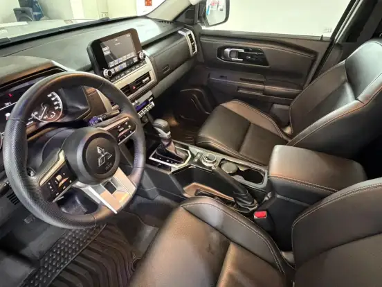 MITSUBISHI-TRITON-2.4 BITURBO DIESEL CD HPE-S 4X4 AUTOMÁTICO MITSUBISHI-TRITON-2025