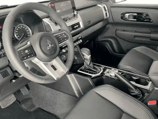 MITSUBISHI-TRITON-2026