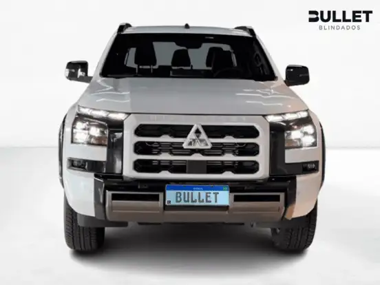 MITSUBISHI-TRITON-2026