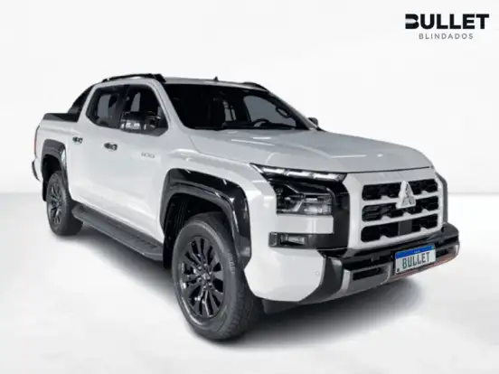 MITSUBISHI-TRITON-2026