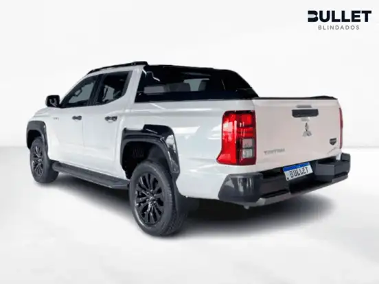 MITSUBISHI-TRITON-2026