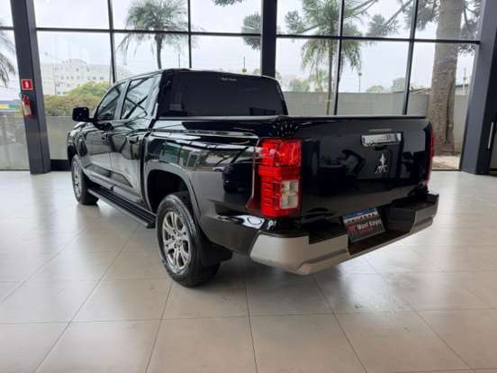 MITSUBISHI-TRITON-2.4 BITURBO DIESEL CD GLS 4X4 AUTOMÁTICO MITSUBISHI-TRITON-2025