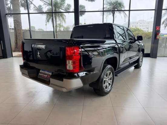 MITSUBISHI-TRITON-2025