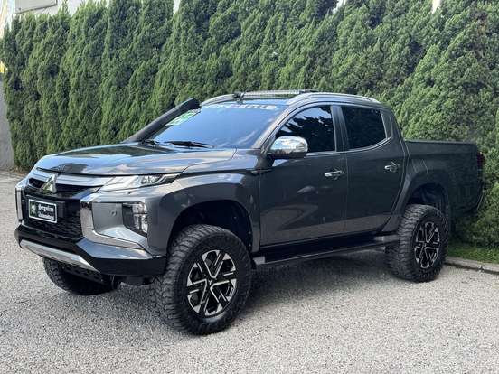 MITSUBISHI-TRITON-2.4 BITURBO DIESEL CD HPE-S 4X4 AUTOMÁTICO MITSUBISHI-TRITON-2024