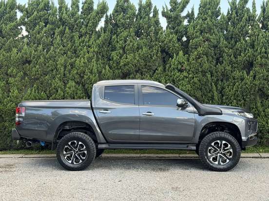 MITSUBISHI-TRITON-2.4 BITURBO DIESEL CD HPE-S 4X4 AUTOMÁTICO MITSUBISHI-TRITON-2024