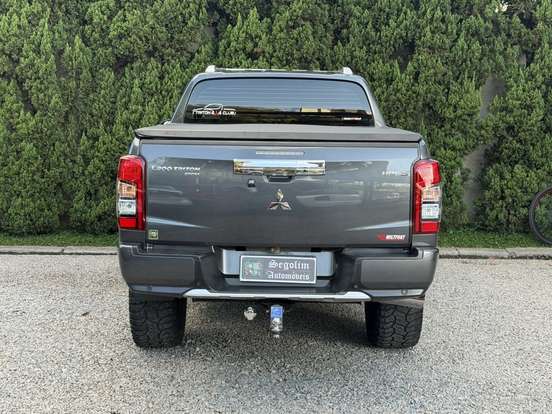 MITSUBISHI-TRITON-2.4 BITURBO DIESEL CD HPE-S 4X4 AUTOMÁTICO MITSUBISHI-TRITON-2024