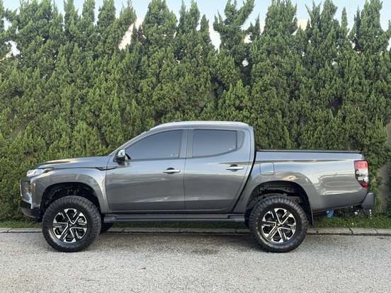 MITSUBISHI-TRITON-2.4 BITURBO DIESEL CD HPE-S 4X4 AUTOMÁTICO MITSUBISHI-TRITON-2024