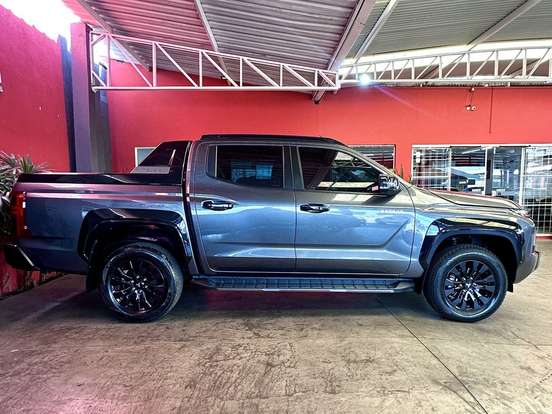 MITSUBISHI-TRITON-2.4 BITURBO DIESEL CD KATANA 4X4 AUTOMÁTICO MITSUBISHI-TRITON-2025