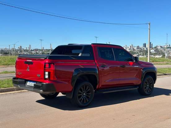 MITSUBISHI-TRITON-2025