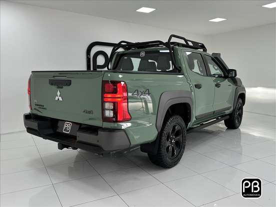 MITSUBISHI-TRITON-2.4 BITURBO DIESEL CD SAVANA 4X4 AUTOMÁTICO MITSUBISHI-TRITON-2025
