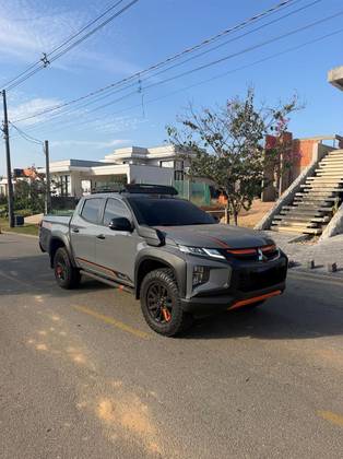 MITSUBISHI L200 TRITON 2.4 16V TURBO DIESEL SPORT SAVANA SERTÔES CD 4P 4X4 AUTOMÁTICO