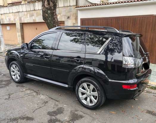 MITSUBISHI-OUTLANDER-2013