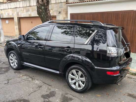 MITSUBISHI-OUTLANDER-3.0 GT 4X4 V6 24V GASOLINA 4P AUTOMÁTICO MITSUBISHI-OUTLANDER-2013