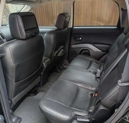 MITSUBISHI-OUTLANDER-2013