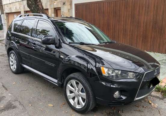 MITSUBISHI-OUTLANDER-2013