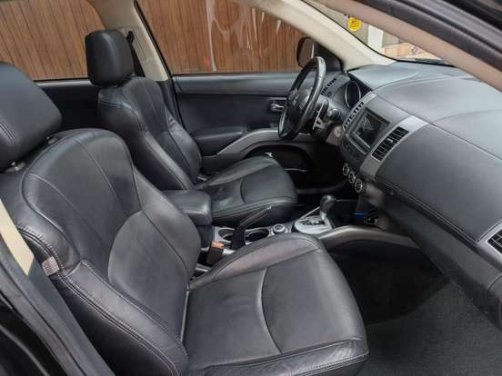 MITSUBISHI-OUTLANDER-3.0 GT 4X4 V6 24V GASOLINA 4P AUTOMÁTICO MITSUBISHI-OUTLANDER-2013