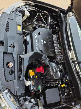 MITSUBISHI-OUTLANDER-2013