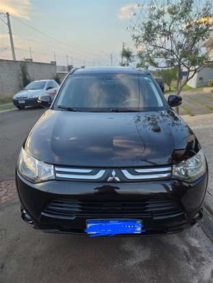 MITSUBISHI-OUTLANDER-2013