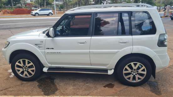 MITSUBISHI-PAJERO TR4-2.0 4X4 16V 140CV FLEX 4P AUTOMÁTICO MITSUBISHI-PAJERO TR4-2013