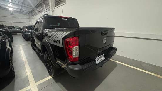 NISSAN-FRONTIER-2024