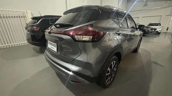 NISSAN-KICKS-2023