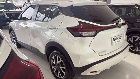 NISSAN-KICKS-2023