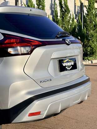 NISSAN-KICKS-2023