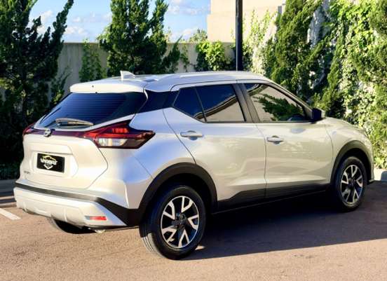 NISSAN-KICKS-2023