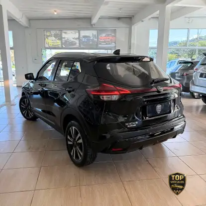 NISSAN-KICKS PLAY-2025