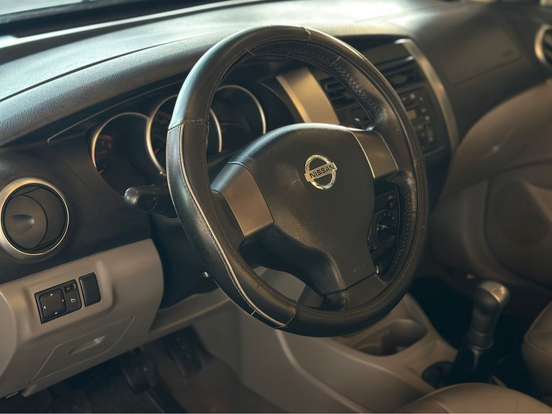 NISSAN-LIVINA-1.6 SL 16V FLEX 4P MANUAL NISSAN-LIVINA-2010