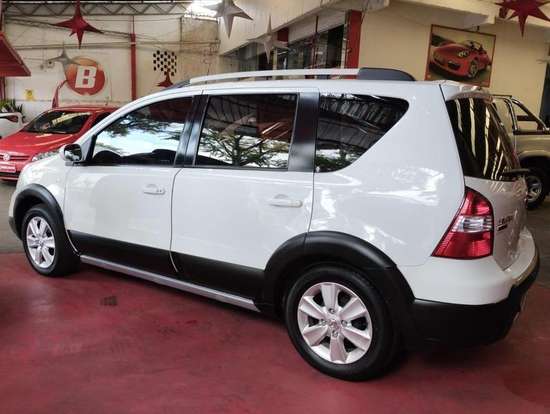 NISSAN-LIVINA-2014