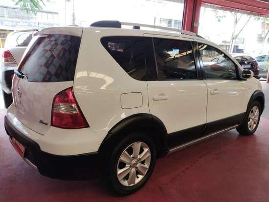NISSAN-LIVINA-2014